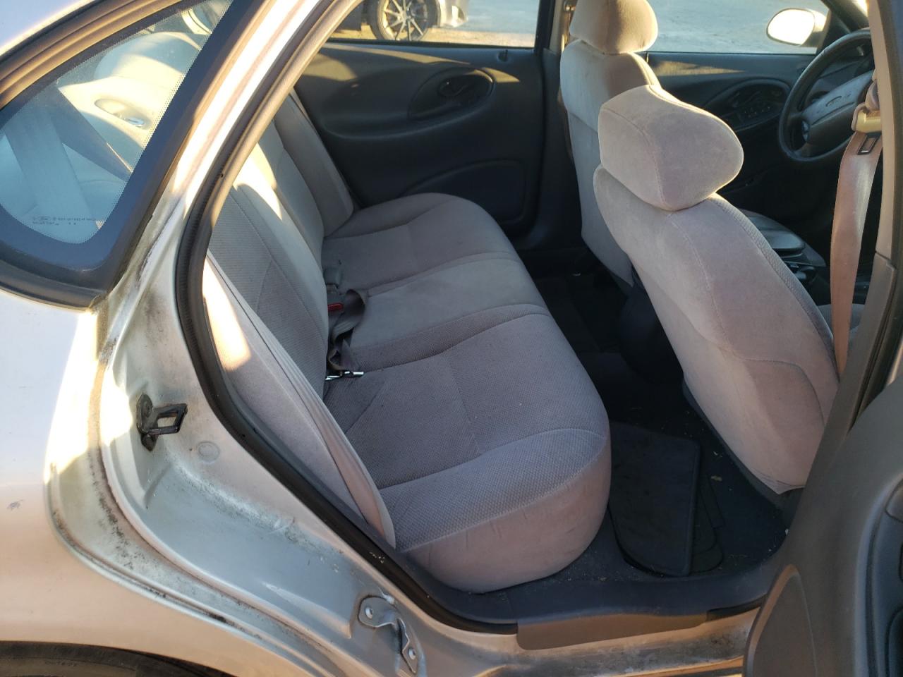 Photo 6 from auction – 1999 FORD TAURUS with VIN 1FAFP53S7XA216650