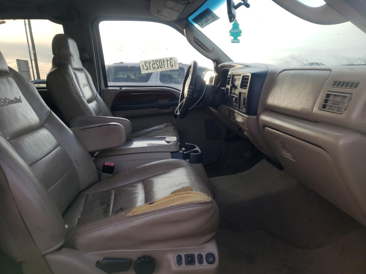 Photo 5 from auction – 2005 FORD EXCURSION with VIN 1FMNU43SX5ED46738