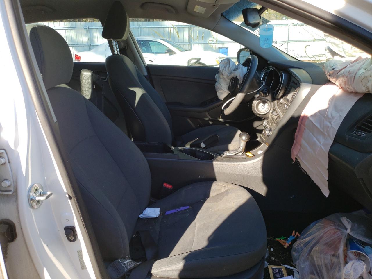 Photo 5 from auction – 2015 KIA OPTIMA LX with VIN KNAGM4A73F5551666