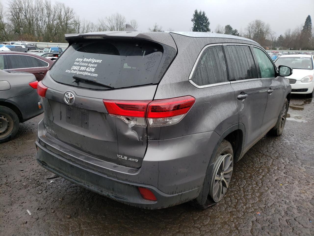 Photo 4 from auction – 2018 TOYOTA HIGHLANDER with VIN 5TDJZRFH2JS528536