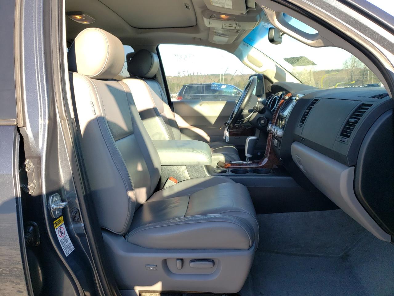 Photo 5 from auction – 2008 TOYOTA SEQUOIA LI with VIN 5TDZY68A78S011554