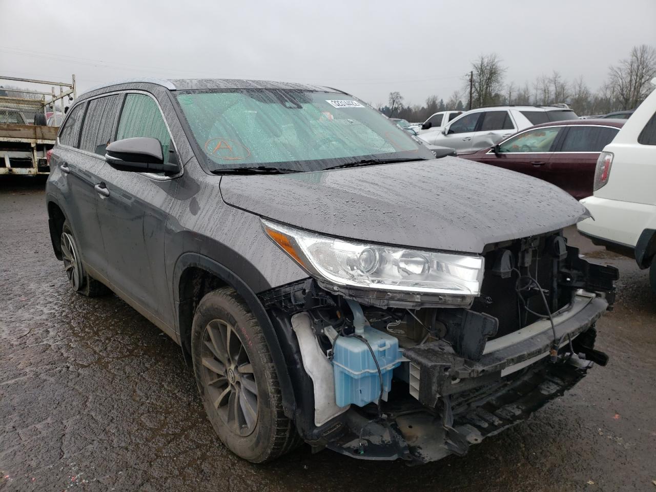 TOYOTA HIGHLANDER 2018 with VIN 5TDJZRFH2JS528536 - Photo from auction