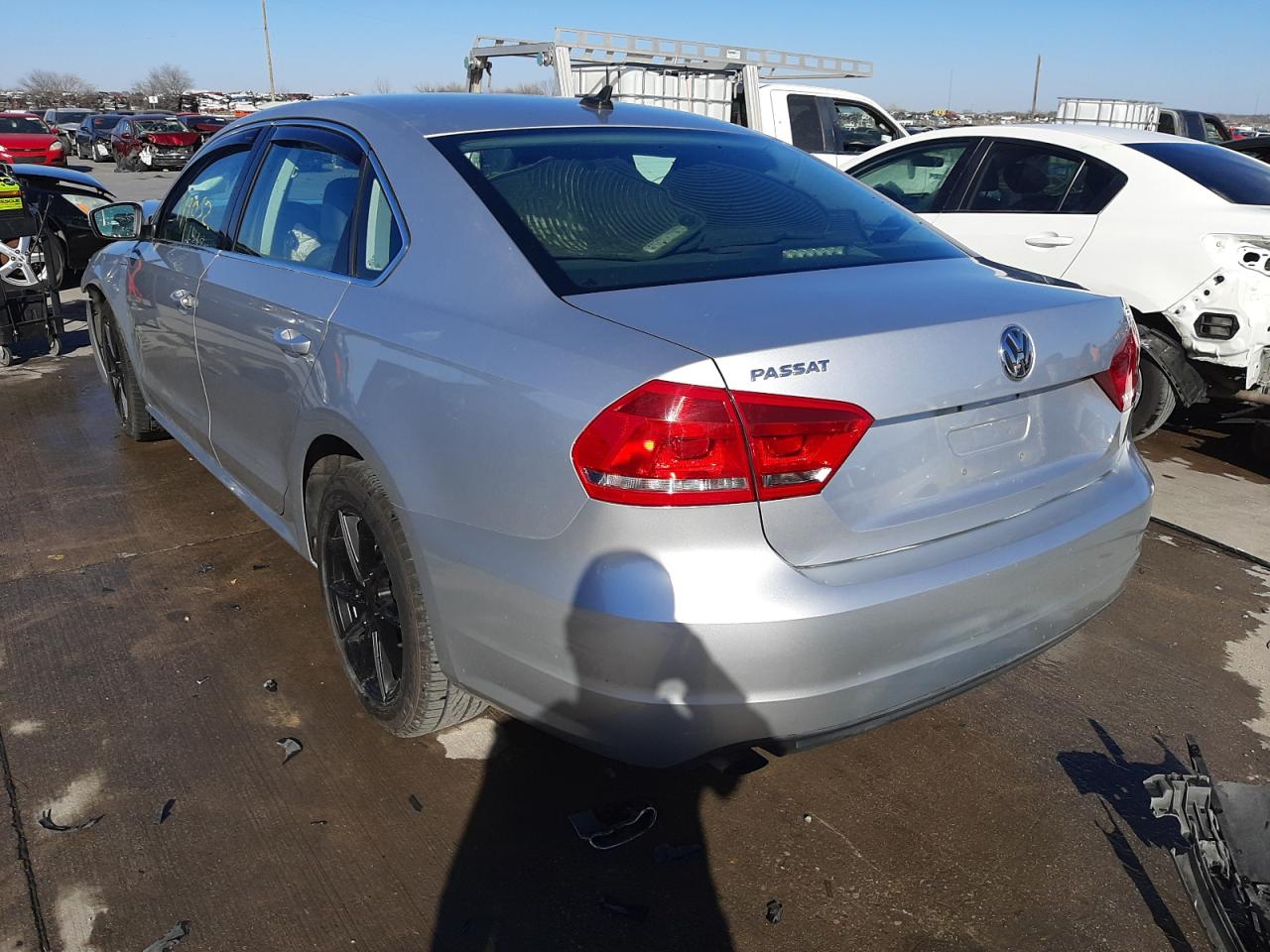 Photo 3 from auction – 2014 VOLKSWAGEN PASSAT S with VIN 1VWAT7A33EC033218