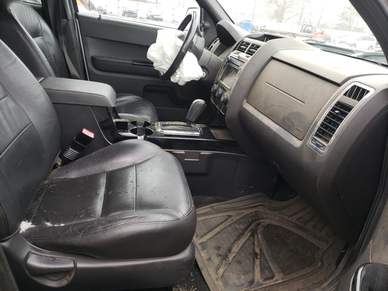 Photo 5 from auction – 2008 FORD ESCAPE LIM with VIN 1FMCU94128KB09354