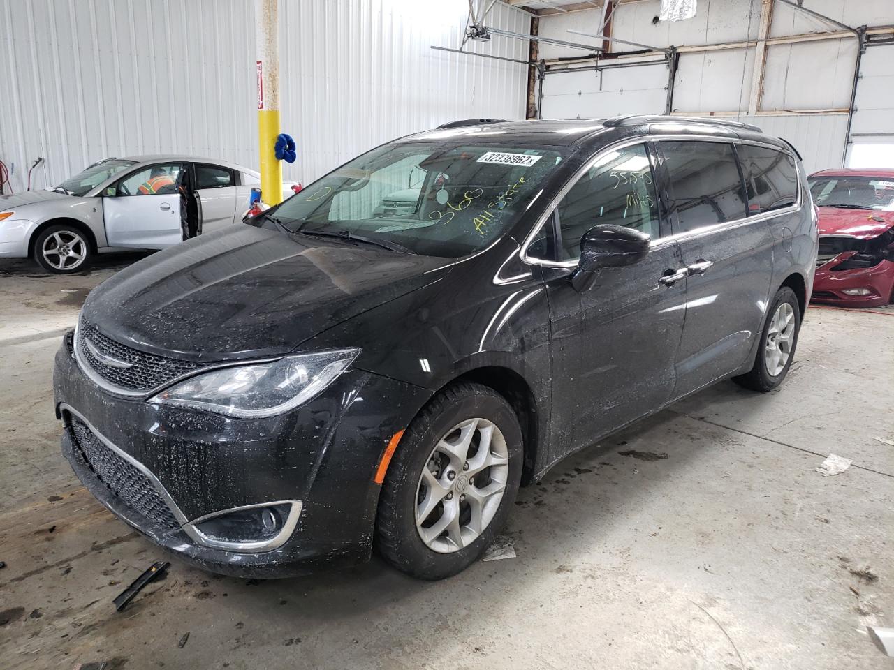 Photo 2 from auction – 2019 CHRYSLER PACIFICA T with VIN 2C4RC1FG7KR734149