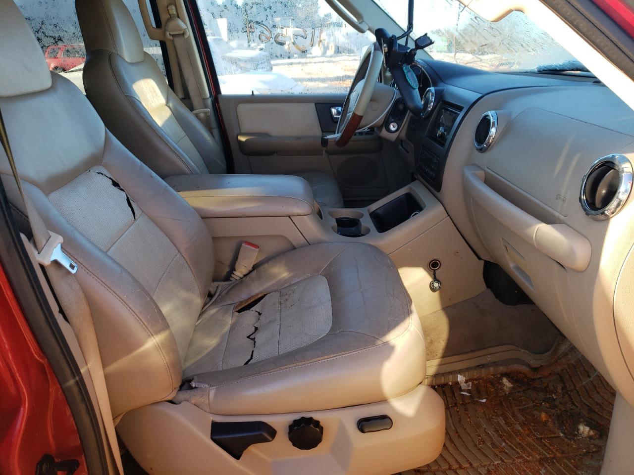 Photo 5 from auction – 2005 FORD EXPEDITION with VIN 1FMFU17595LA33828