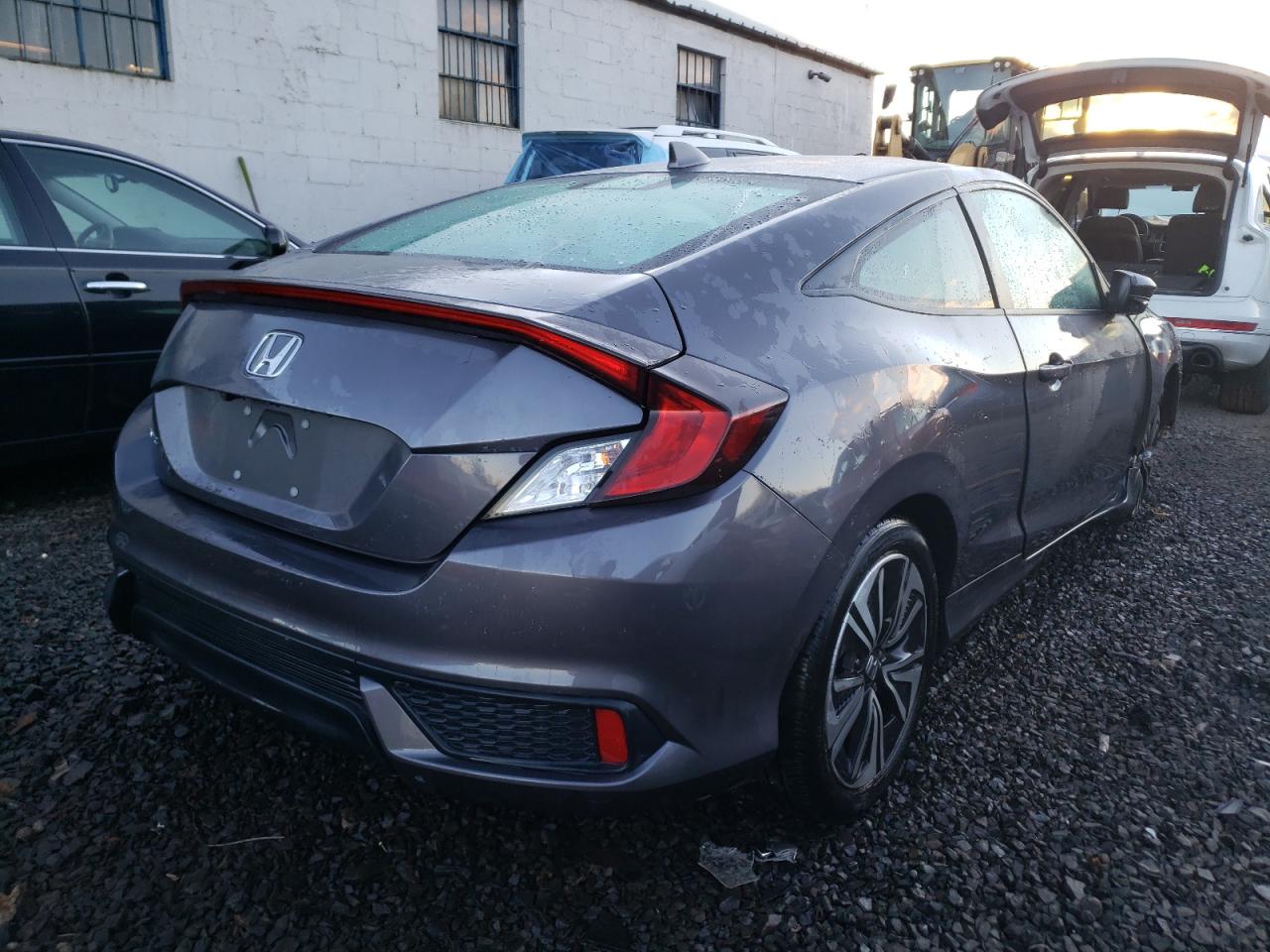 Photo 4 from auction – 2018 HONDA CIVIC EX with VIN 2HGFC3B36JH354601