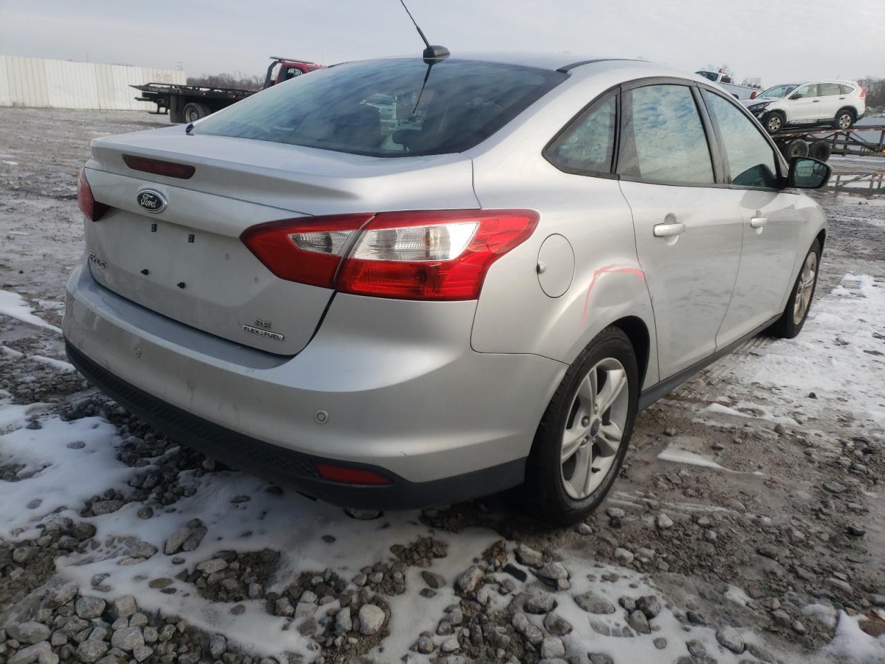 Photo 4 from auction – 2014 FORD FOCUS SE with VIN 1FADP3F27EL411687