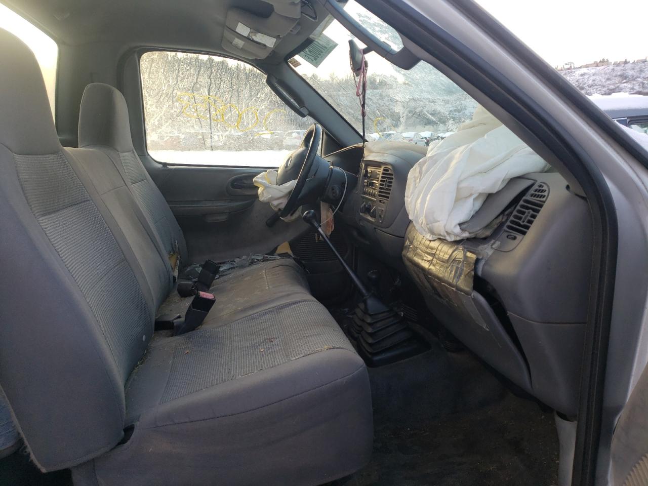 Photo 5 from auction – 2003 FORD F150 with VIN 2FTRF18203CA46054
