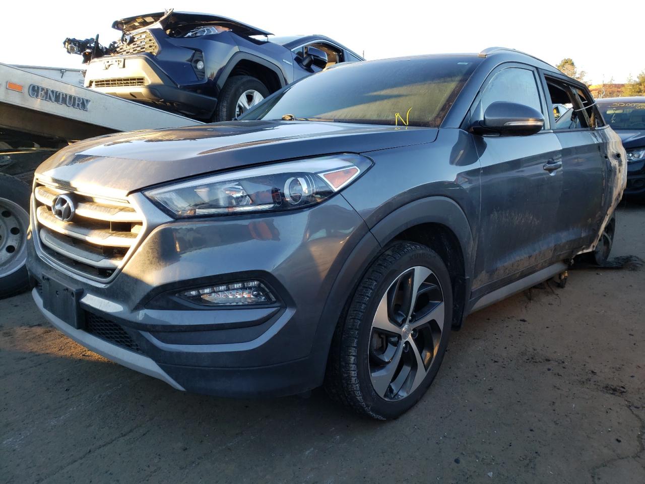 Photo 2 from auction – 2017 HYUNDAI TUCSON LIM with VIN KM8J3CA28HU379133