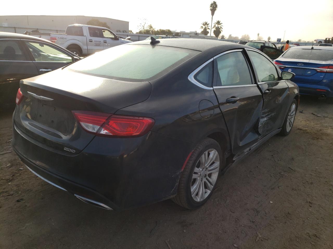 Photo 4 from auction – 2016 CHRYSLER 200 LIMITE with VIN 1C3CCCAG8GN147301