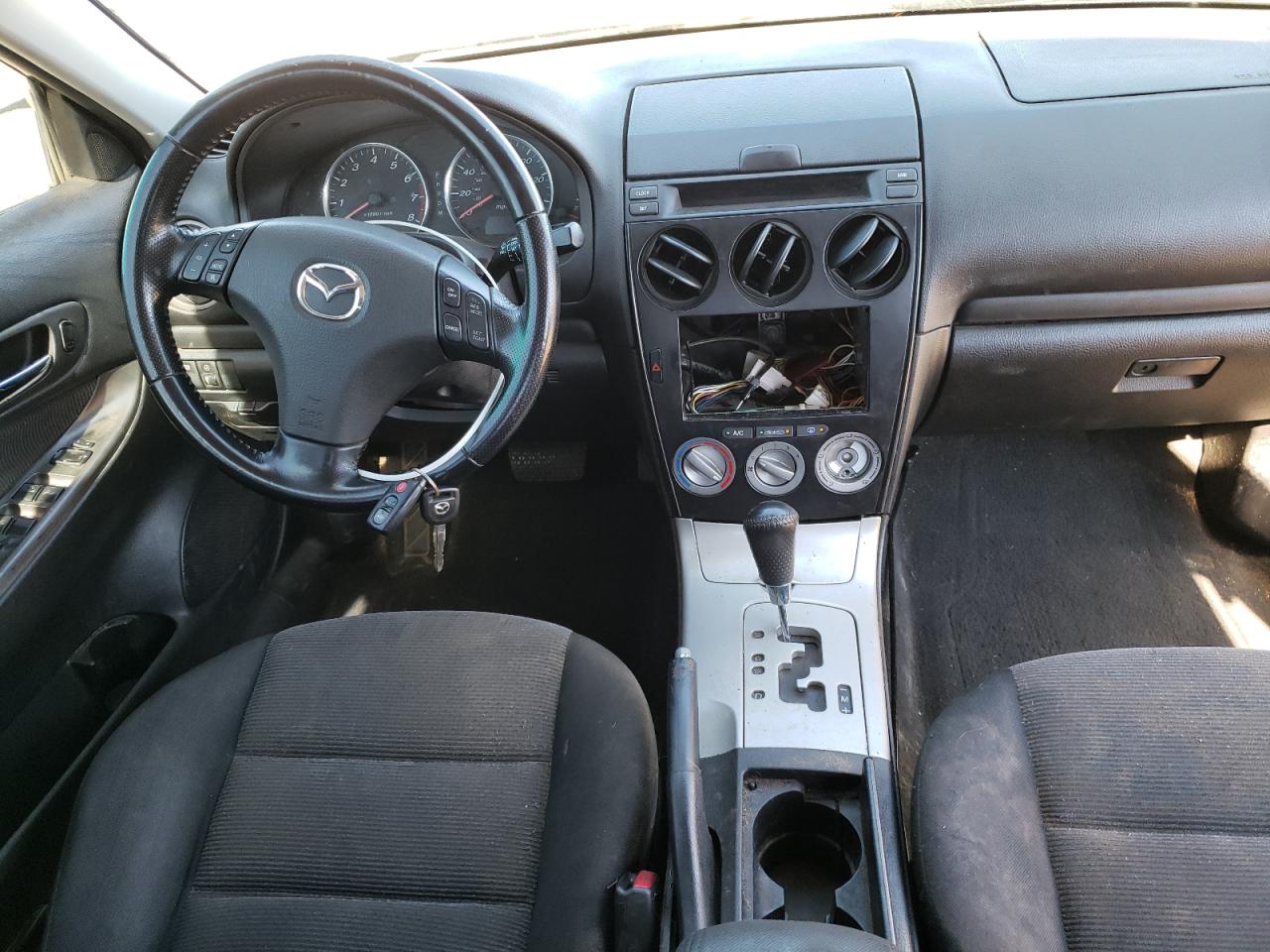 Photo 9 from auction – 2005 MAZDA 6 I with VIN 1YVHP84C655M48510