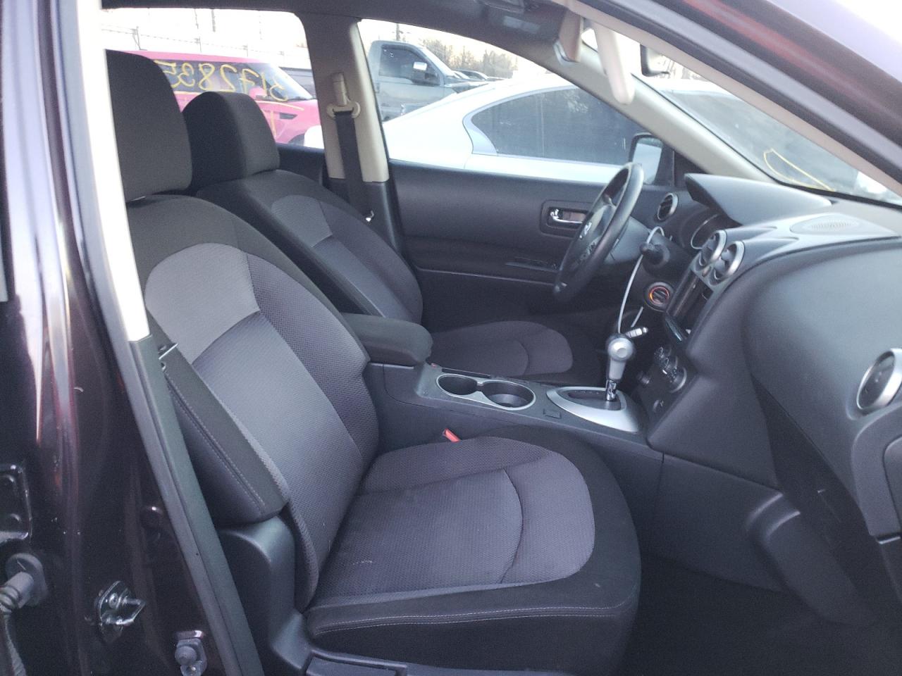 Photo 5 from auction – 2012 NISSAN ROGUE S with VIN JN8AS5MV2CW397864