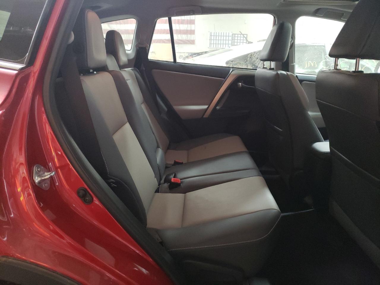 Photo 6 from auction – 2015 TOYOTA RAV4 LIMIT with VIN 2T3DFREV4FW407204