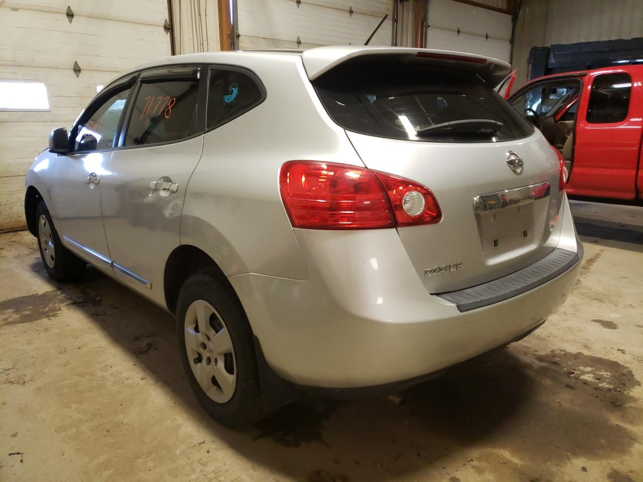 Photo 3 from auction – 2011 NISSAN ROGUE S with VIN JN8AS5MT6BW567463