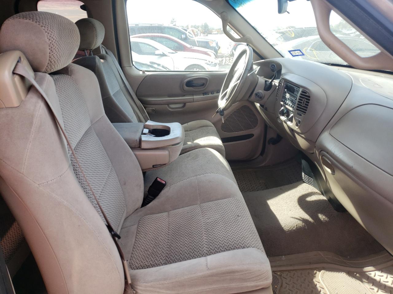Foto 5 de la subasta – 2002 FORD F150 con VIN 1FTRX07W12KB81940