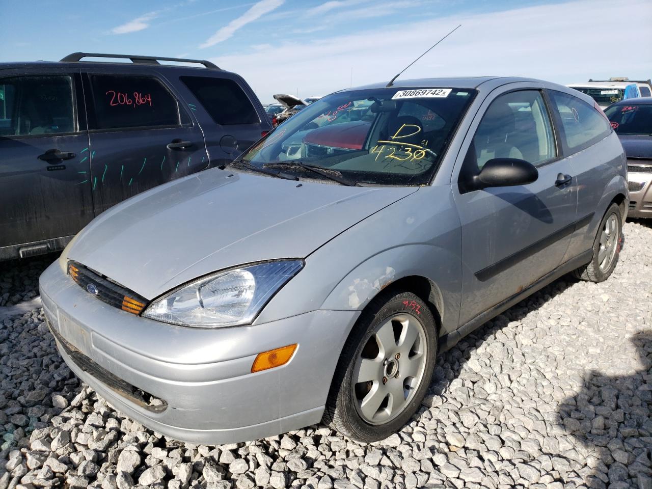 Photo 2 from auction – 2001 FORD FOCUS ZX3 with VIN 3FAFP31311R214230