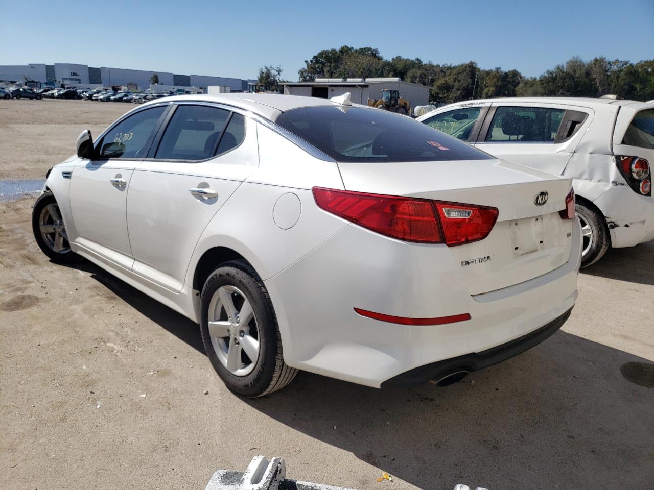 Photo 3 from auction – 2015 KIA OPTIMA LX with VIN KNAGM4A79F5607982
