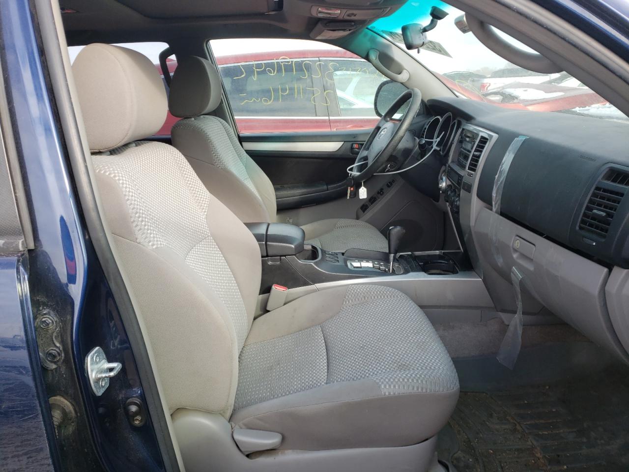 Photo 5 from auction – 2006 TOYOTA 4RUNNER SR with VIN JTEBU14R760084883