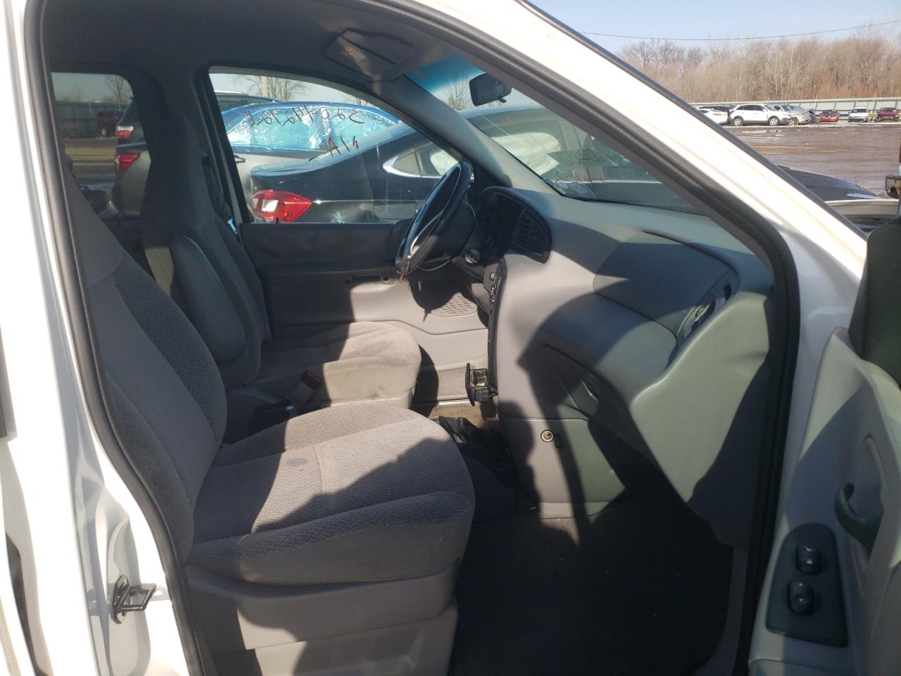 Photo 5 from auction – 2003 FORD WINDSTAR W with VIN 2FMZA50443BA52492