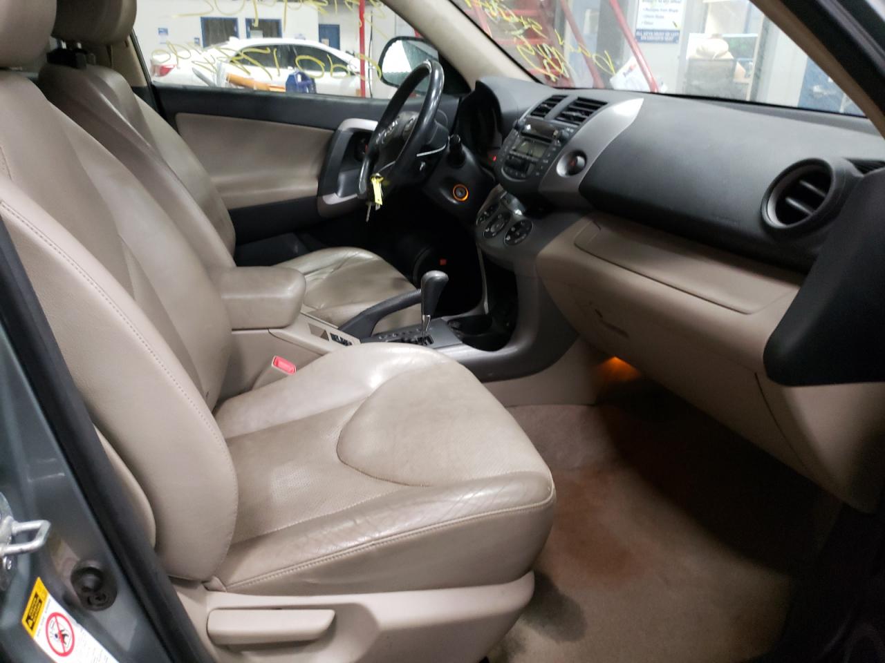 Photo 5 from auction – 2007 TOYOTA RAV4 LIMIT with VIN JTMBD31V876039743