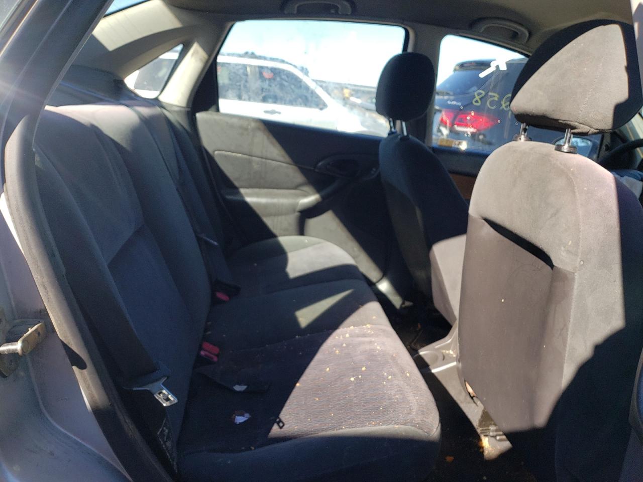 Photo 6 from auction – 2000 FORD FOCUS SE with VIN 1FAFP3437YW168552