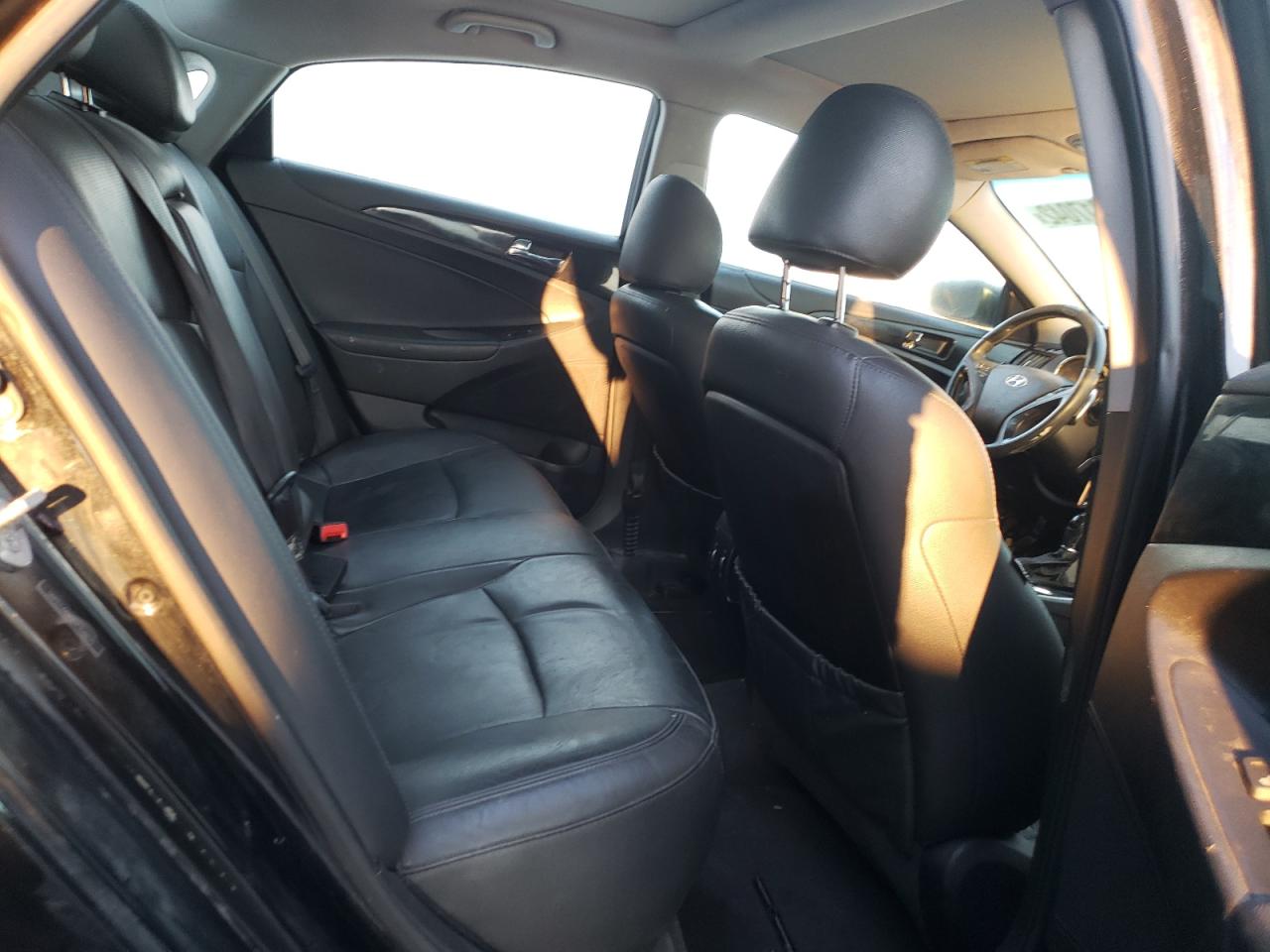 Photo 6 from auction – 2012 HYUNDAI SONATA SE with VIN 5NPEC4AB9CH350075