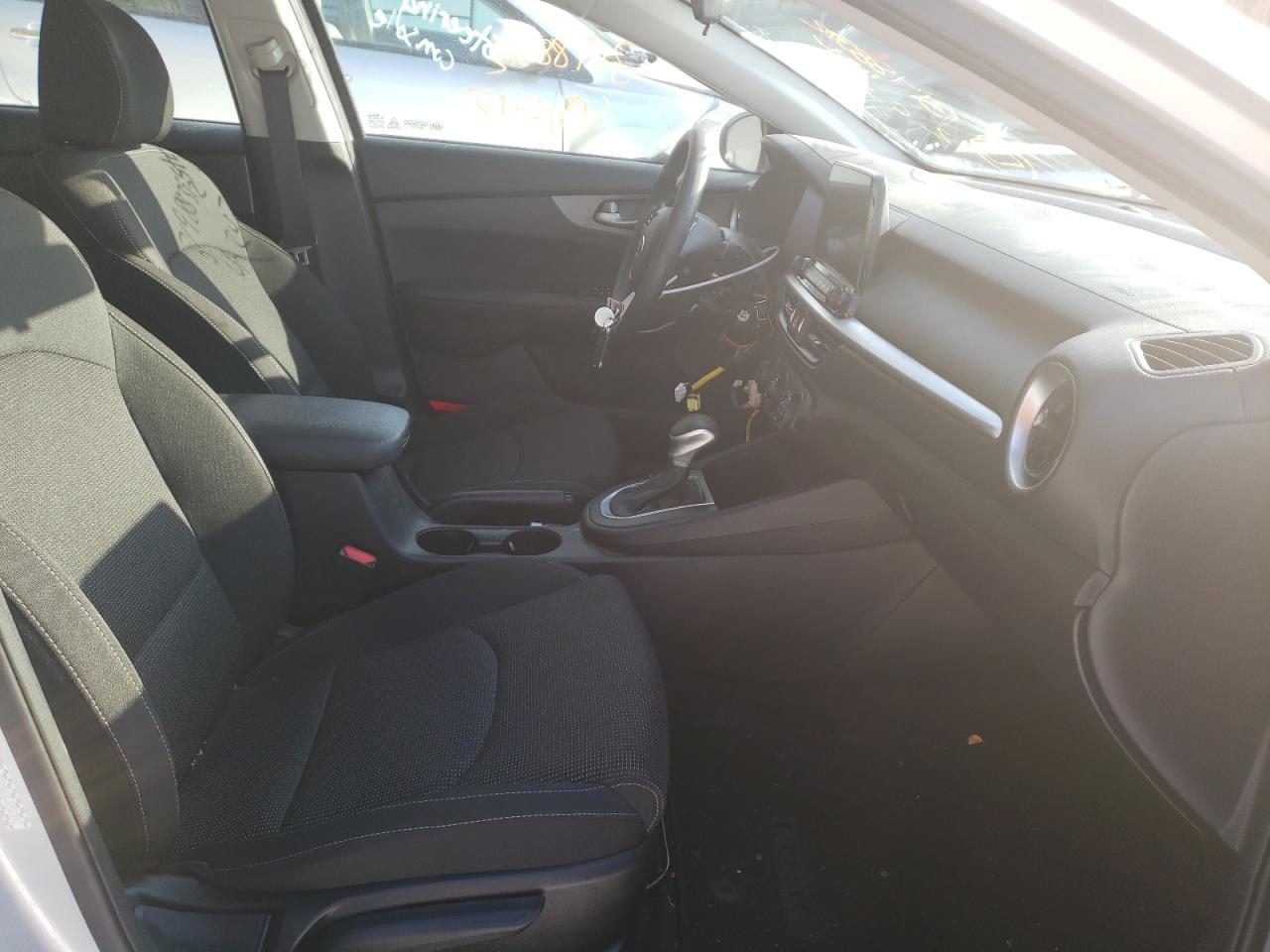 Photo 5 from auction – 2020 KIA FORTE FE with VIN 3KPF24AD8LE157350