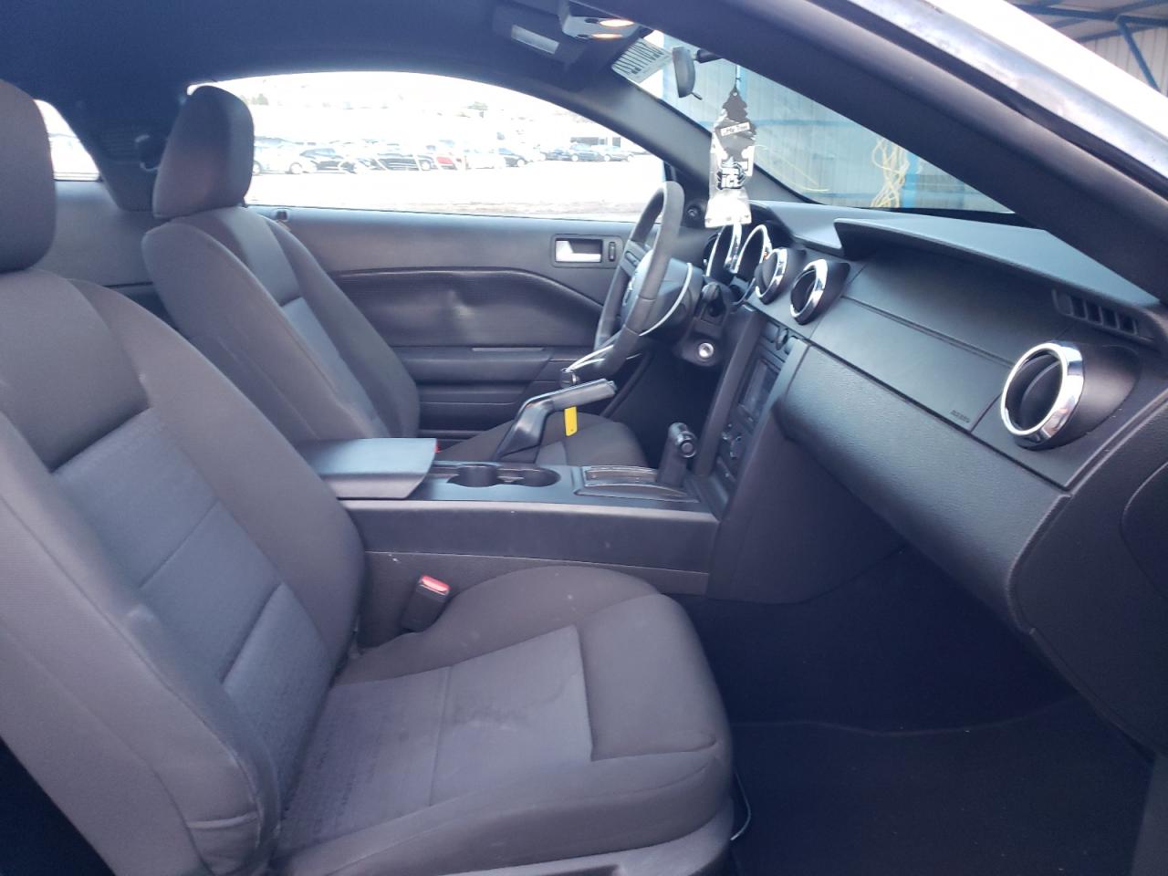 Photo 5 from auction – 2008 FORD MUSTANG with VIN 1ZVHT80N085126147