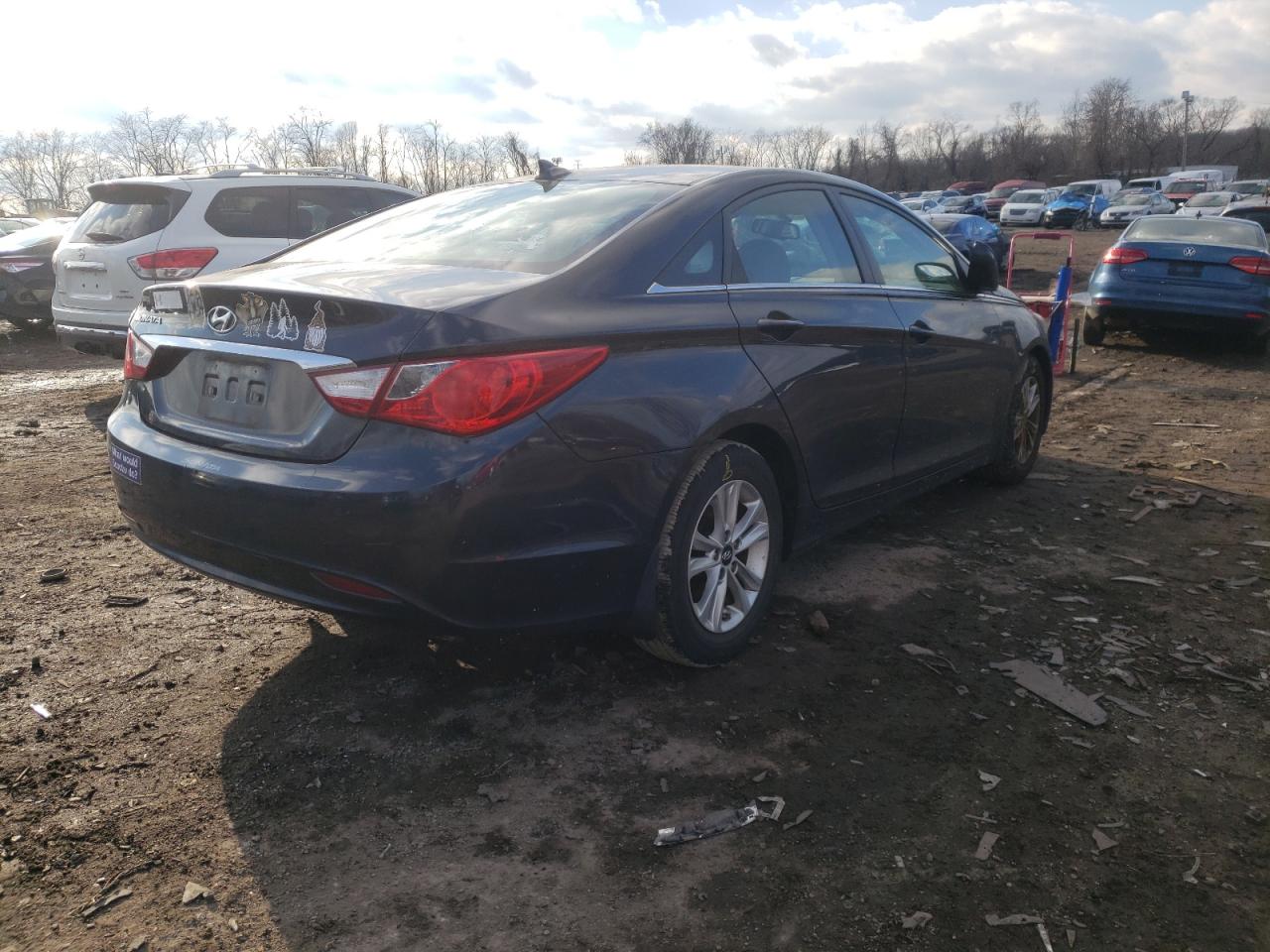 Photo 4 from auction – 2013 HYUNDAI SONATA with VIN 5NPEB4AC0DH757036