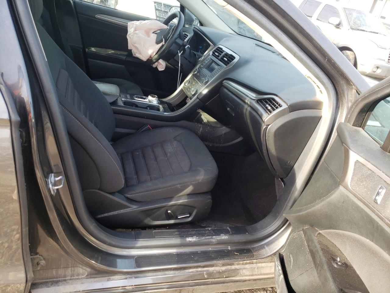Photo 5 from auction – 2017 FORD FUSION SE with VIN 3FA6P0H76HR117686