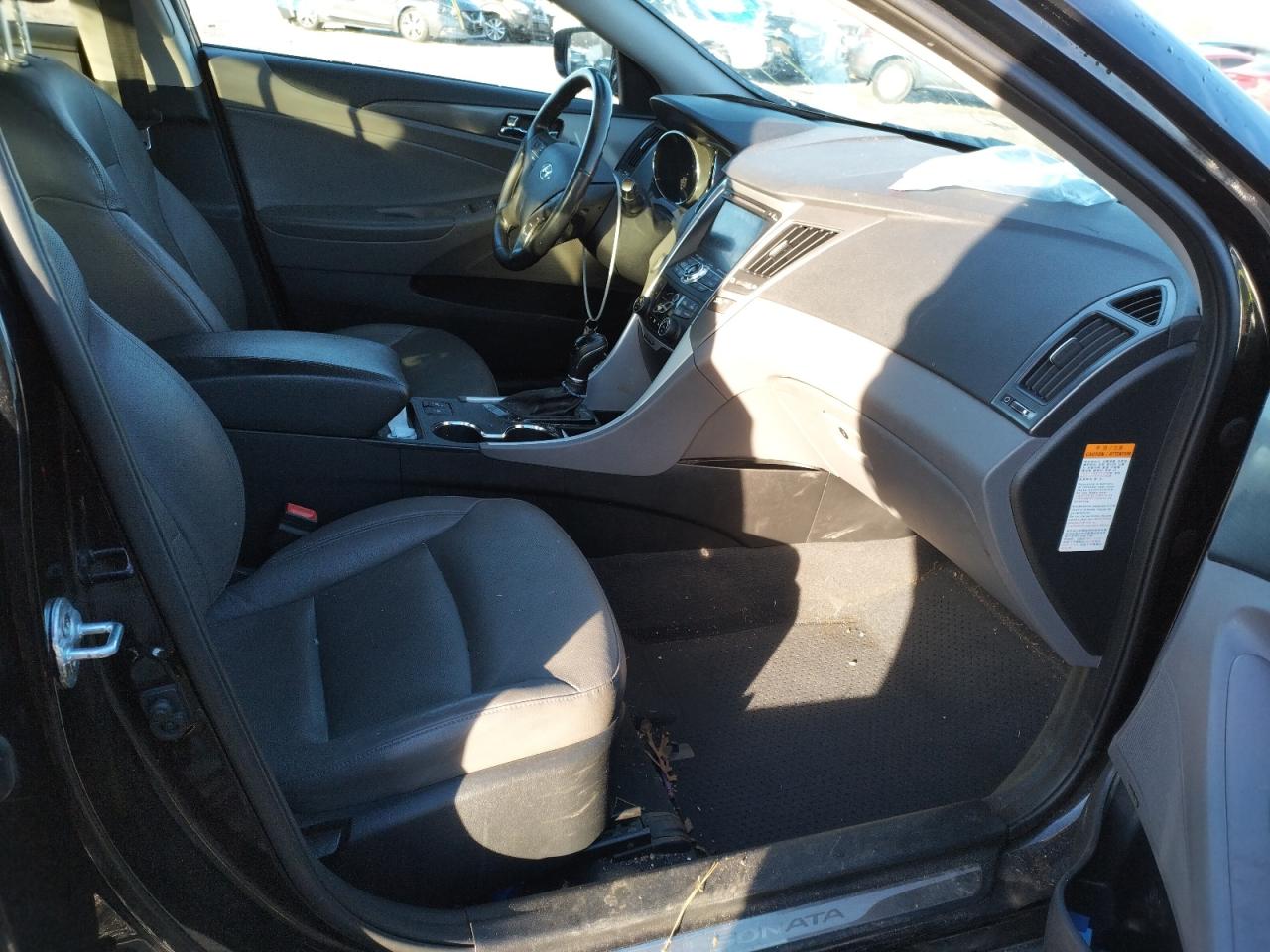 Photo 5 from auction – 2015 HYUNDAI SONATA HYB with VIN KMHEC4A41FA136268
