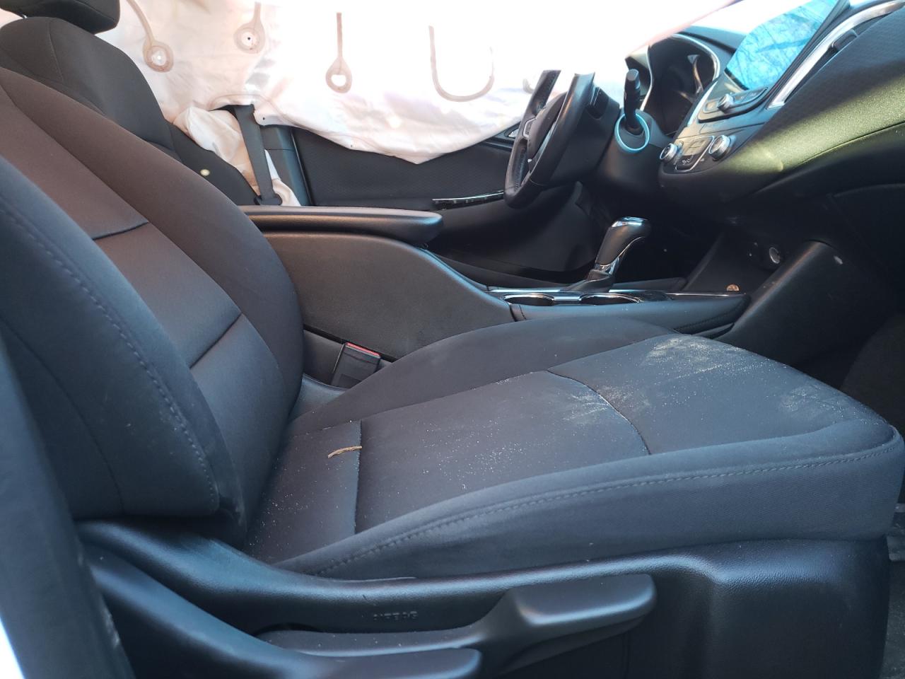 Photo 5 from auction – 2018 CHEVROLET MALIBU LT with VIN 1G1ZD5ST5JF151892