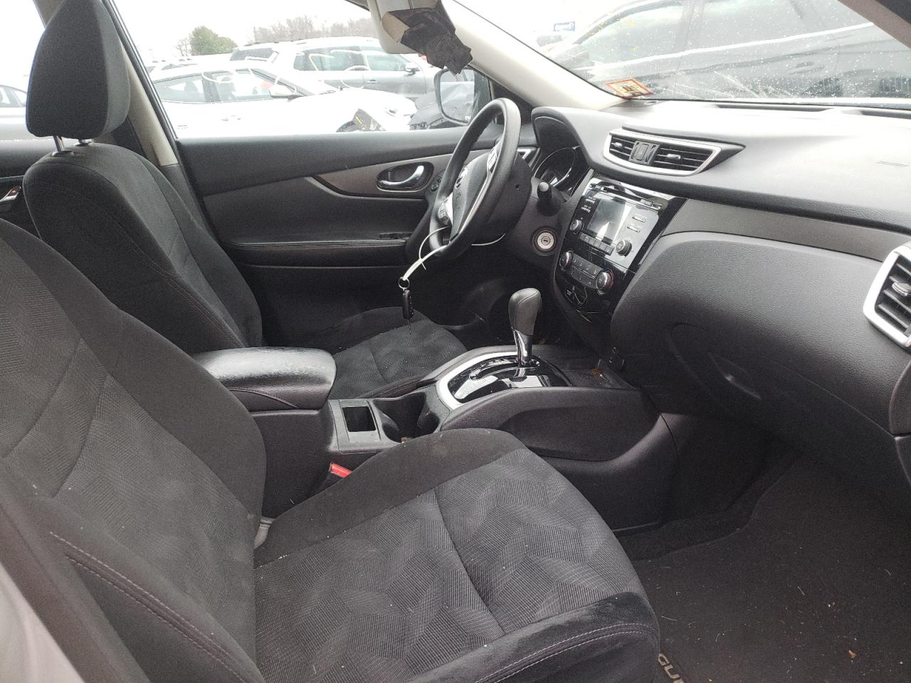 Photo 5 from auction – 2016 NISSAN ROGUE S with VIN 5N1AT2MV6GC914643