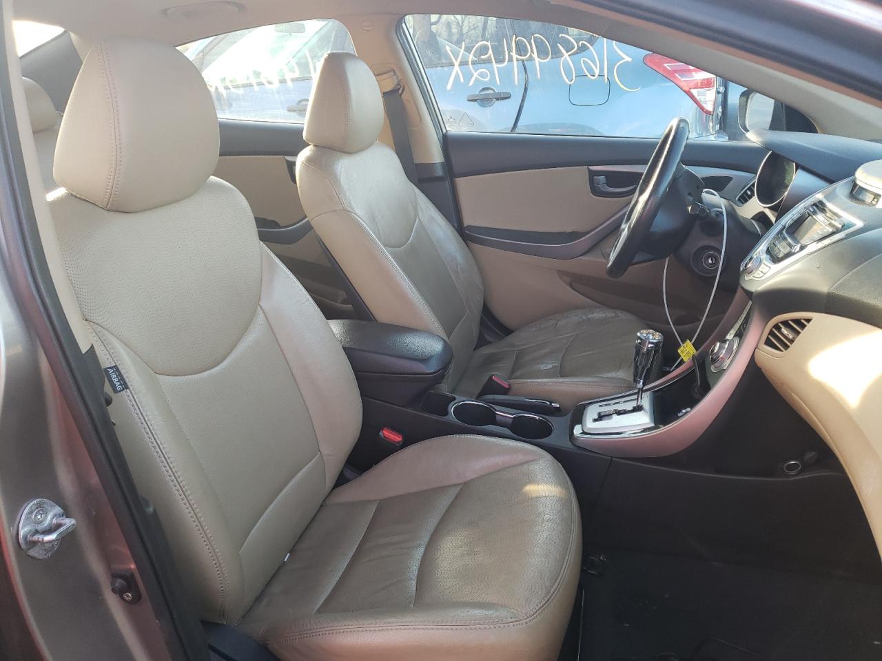 Photo 5 from auction – 2011 HYUNDAI ELANTRA with VIN 5NPDH4AE9BH012780