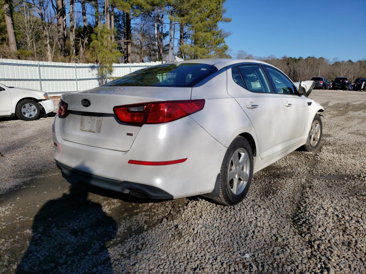 Photo 4 from auction – 2015 KIA OPTIMA LX with VIN KNAGM4A73F5551666