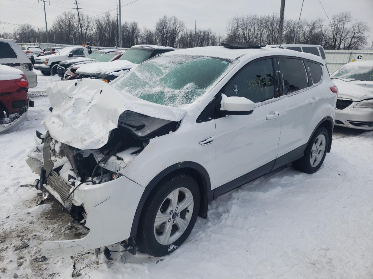 Photo 2 from auction – 2016 FORD ESCAPE SE with VIN 1FMCU9GX5GUB99179