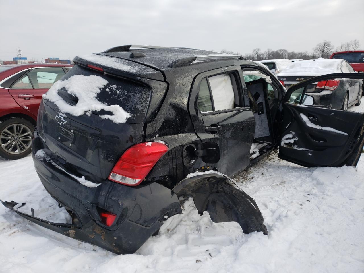 Photo 4 from auction – 2021 CHEVROLET TRAX 1LT with VIN KL7CJPSB0MB353752