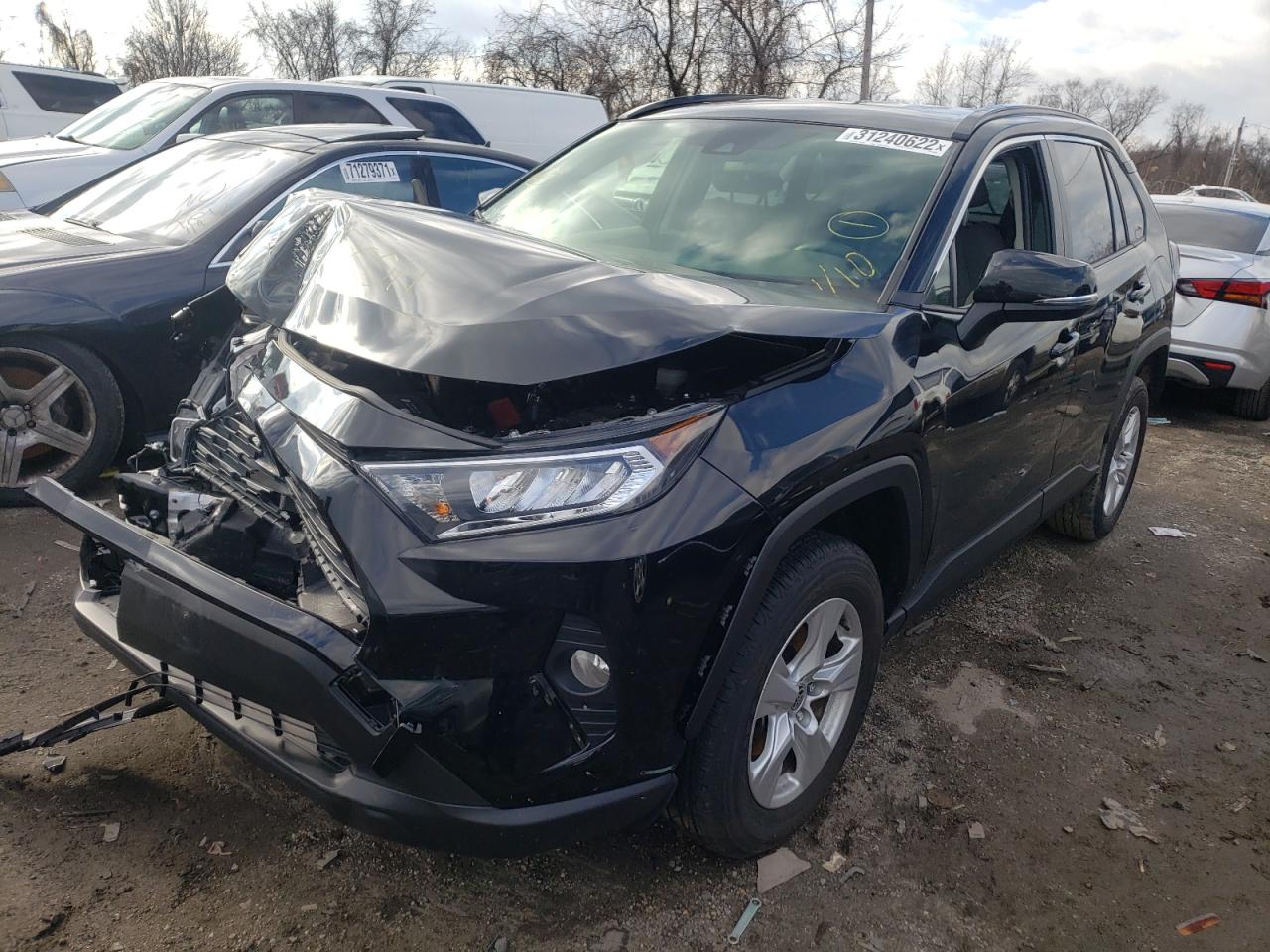 Photo 2 from auction – 2020 TOYOTA RAV4 XLE with VIN JTMP1RFV6LD059540