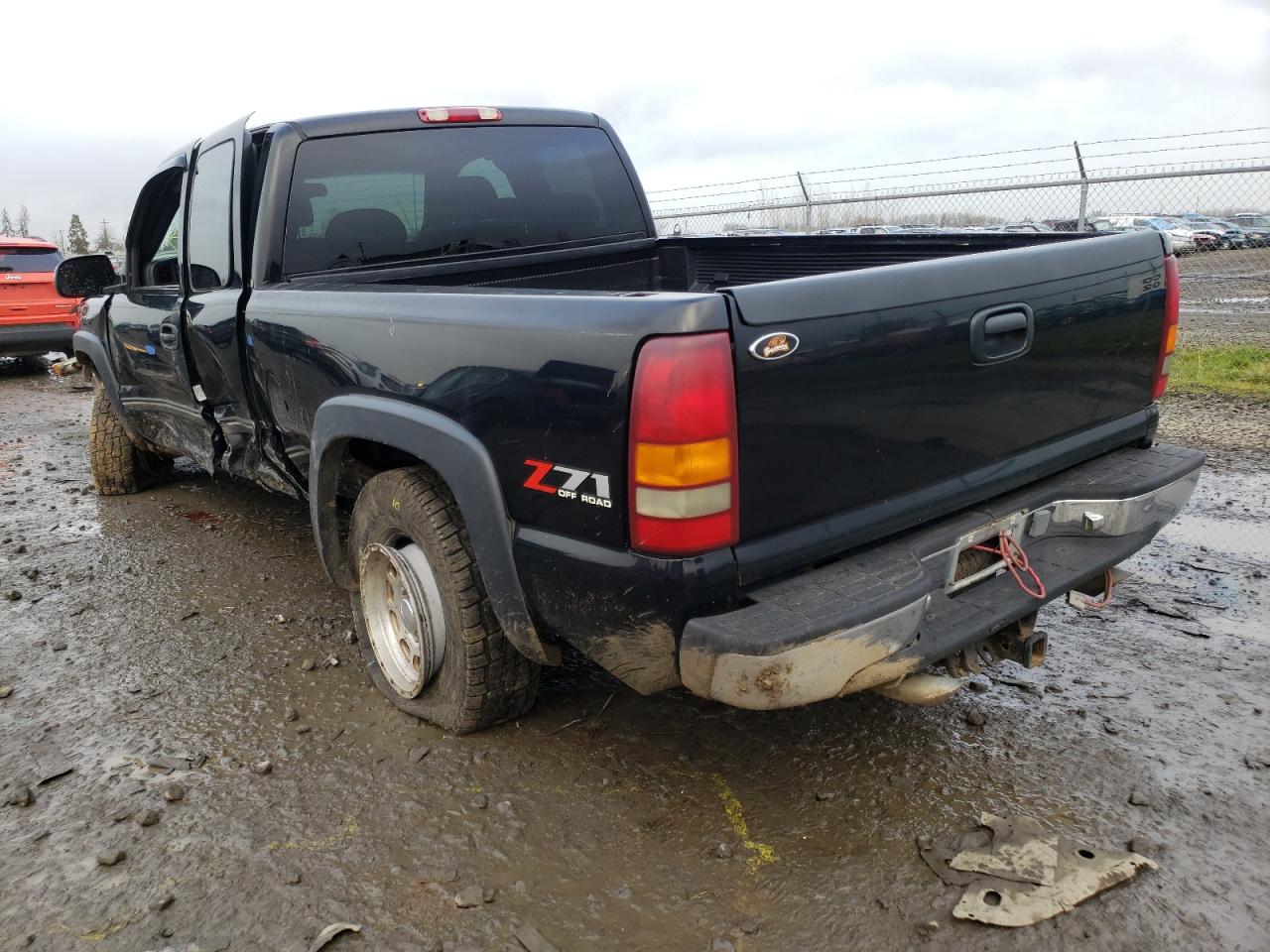 Photo 3 from auction – 2000 CHEVROLET SILVERADO with VIN 1GCEK19T9YE386791