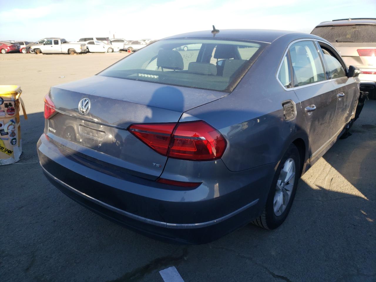 Photo 4 from auction – 2016 VOLKSWAGEN PASSAT S with VIN 1VWAT7A38GC060126