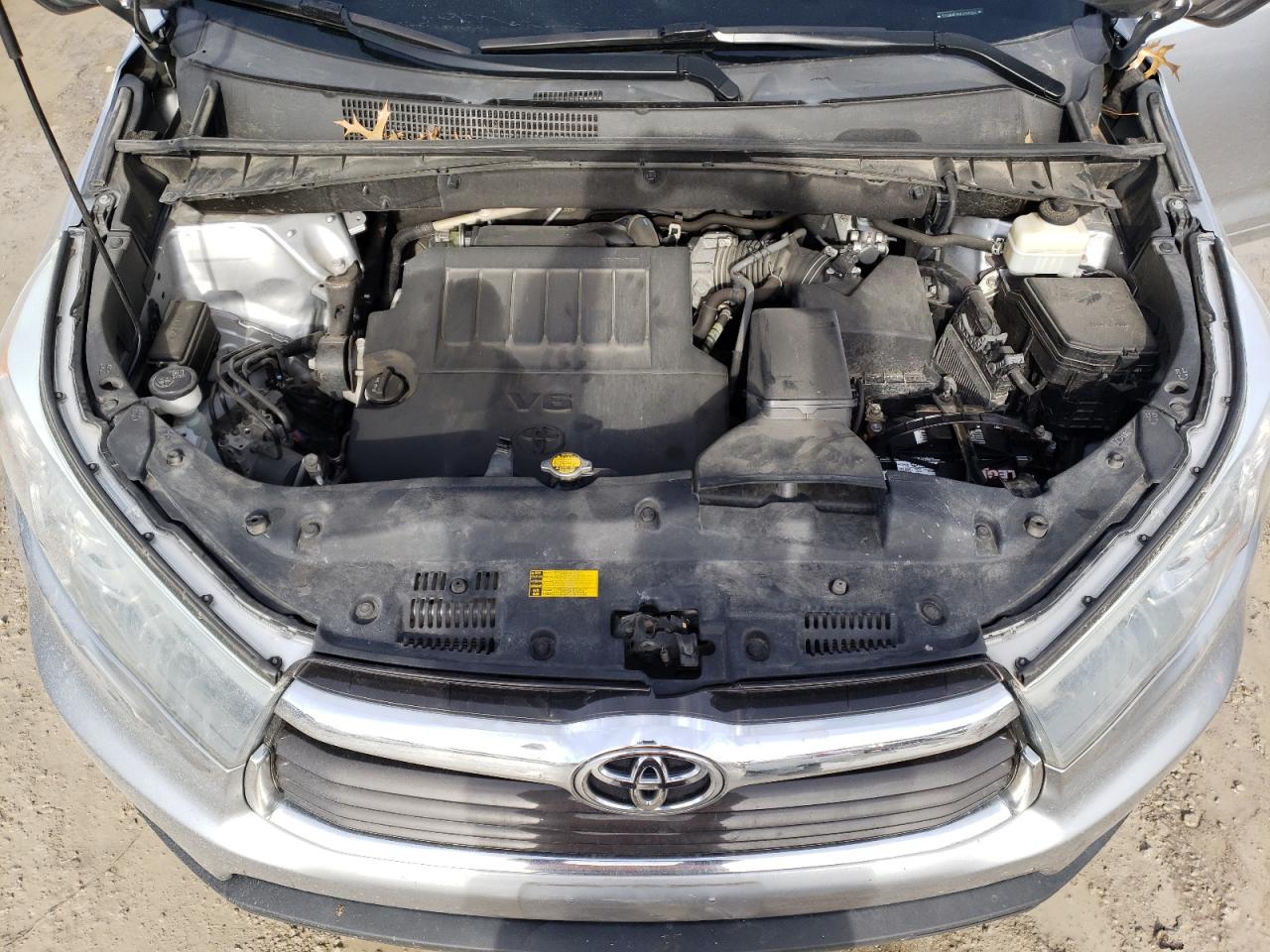 Photo 7 from auction – 2015 TOYOTA HIGHLANDER with VIN 5TDDKRFH3FS108843