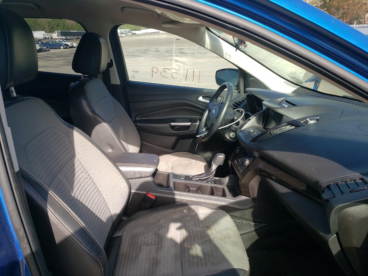 Photo 5 from auction – 2017 FORD ESCAPE SE with VIN 1FMCU0GD3HUC07119