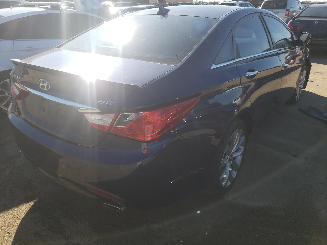 Photo 4 from auction – 2012 HYUNDAI SONATA SE with VIN 5NPEC4AB3CH480286