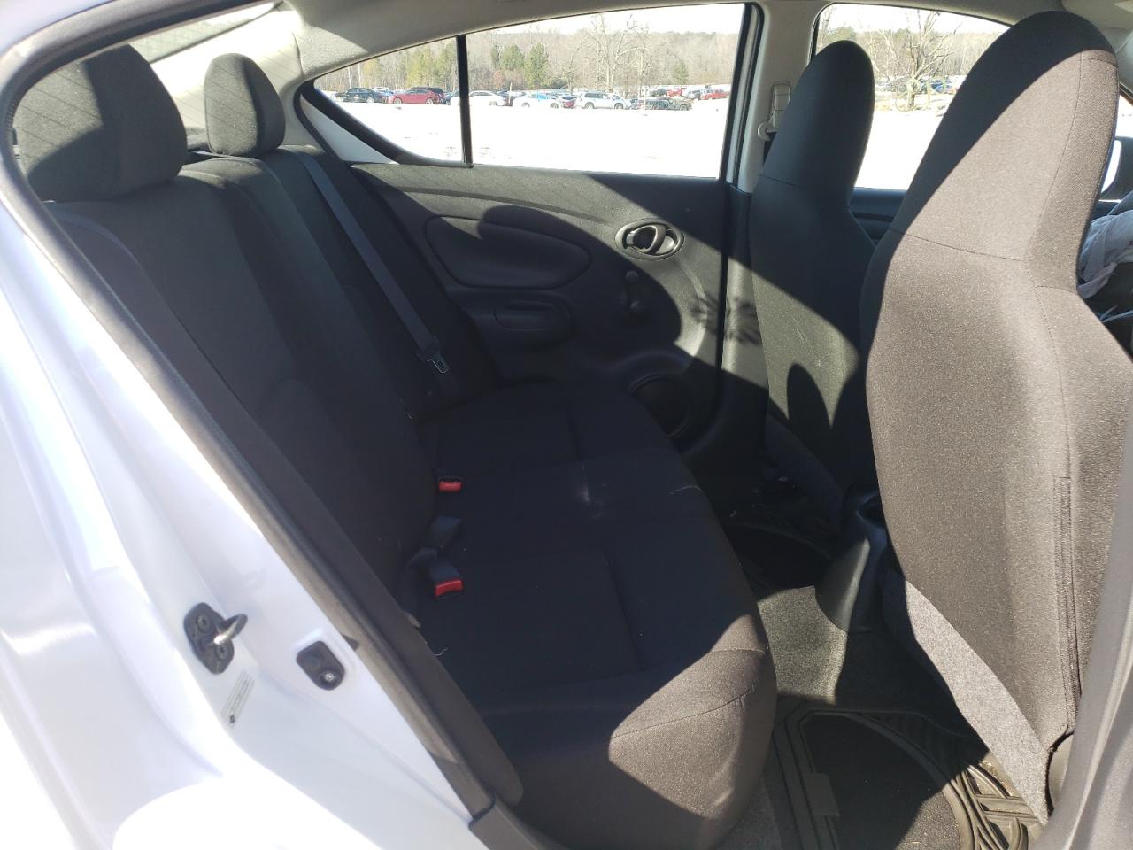 Photo 6 from auction – 2015 NISSAN VERSA S with VIN 3N1CN7AP6FL921091