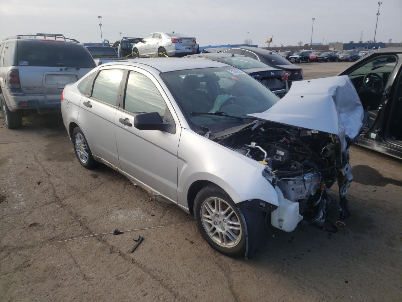 FORD FOCUS SE 2011 مع رقم تعريف المركبة 1FAHP3FNXBW201767 - صورة من المزاد