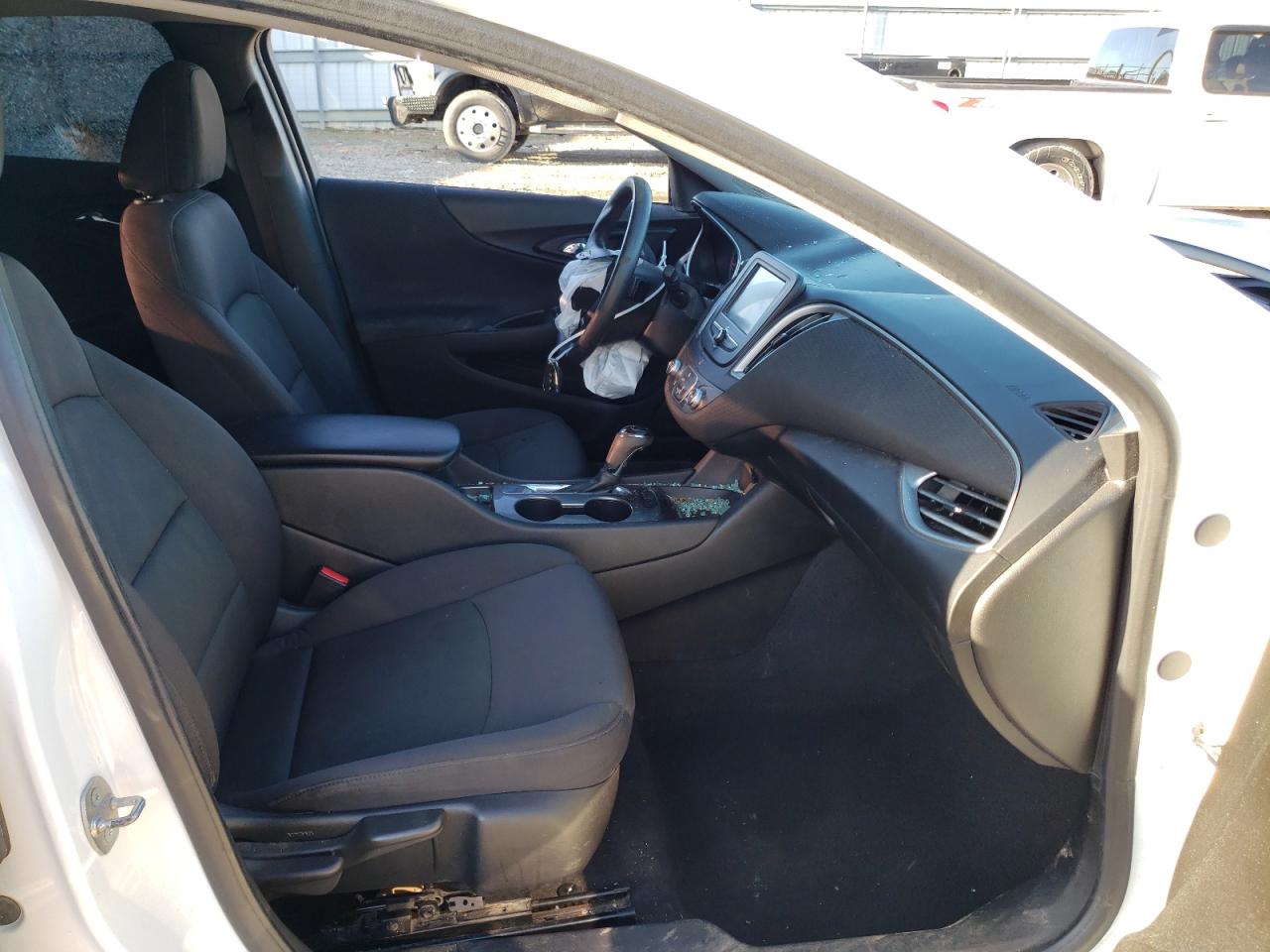 Photo 5 from auction – 2017 CHEVROLET MALIBU LS with VIN 1G1ZB5ST8HF247192
