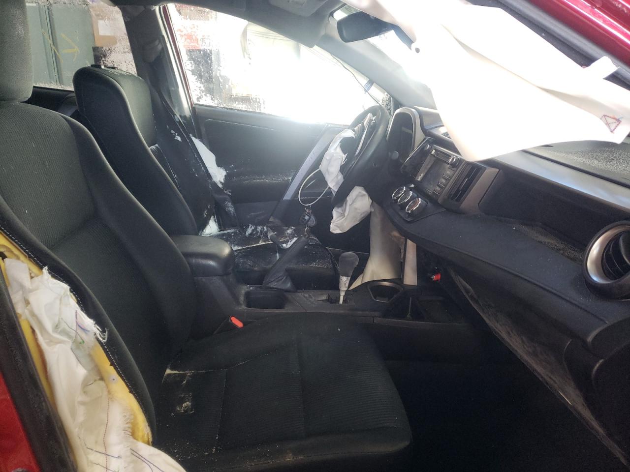 Photo 5 from auction – 2017 TOYOTA RAV4 LE with VIN 2T3BFREV9HW647794