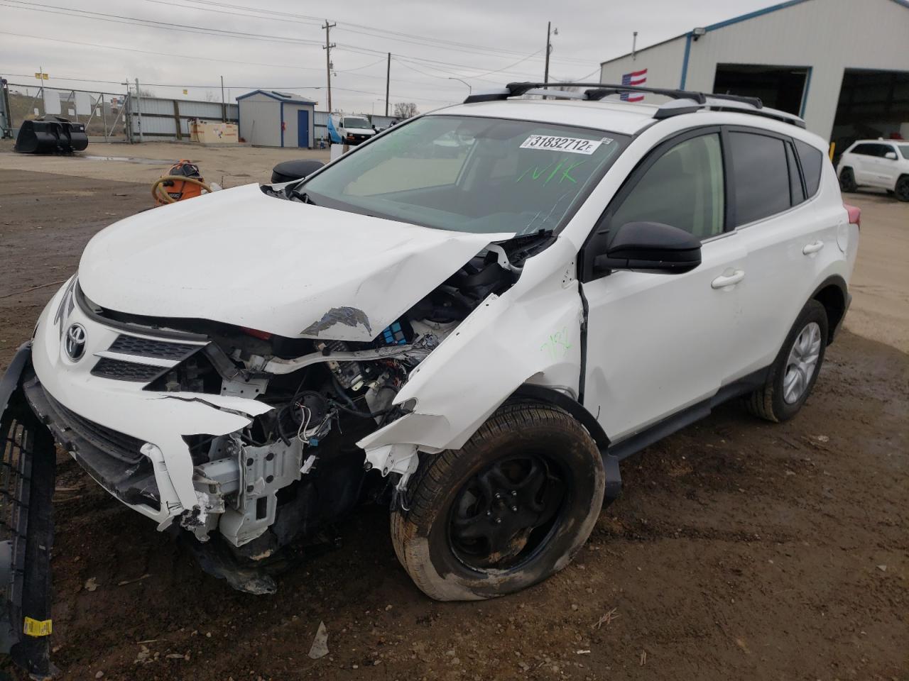 Photo 2 from auction – 2015 TOYOTA RAV4 LE with VIN JTMBFREV9FJ015194