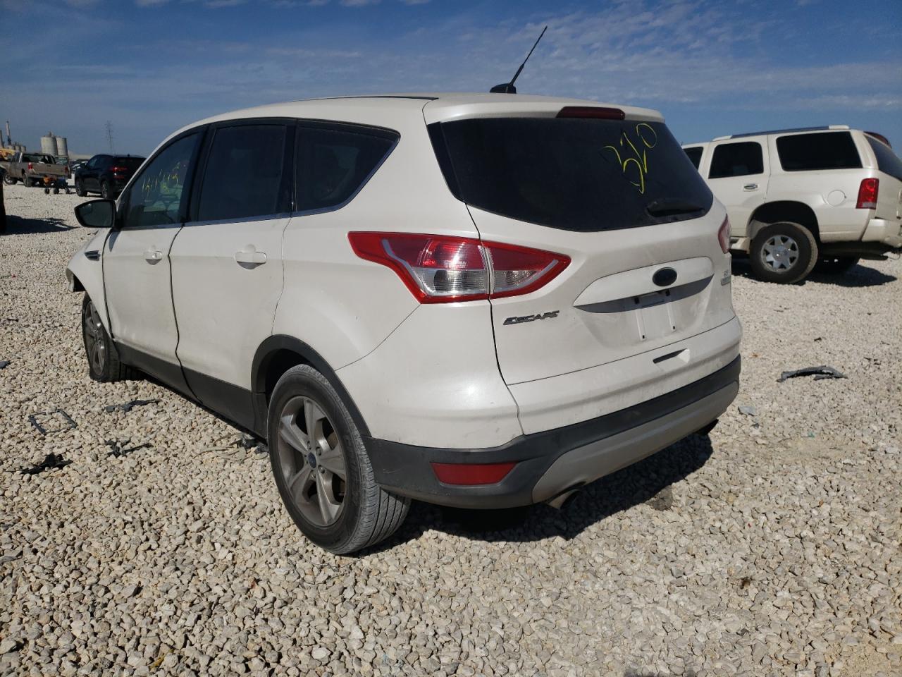 Photo 3 from auction – 2014 FORD ESCAPE SE with VIN 1FMCU0GX4EUA61352